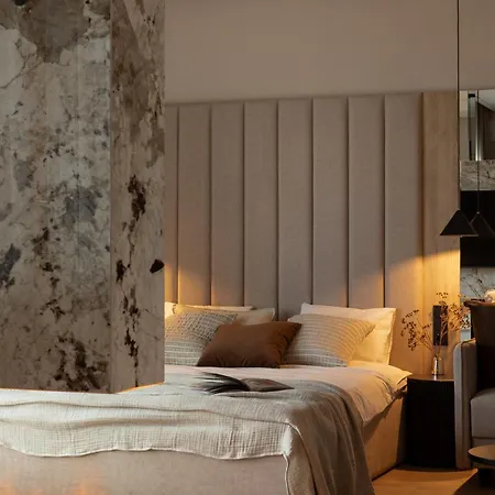 Panoramic Landmark View Center Free Parking *