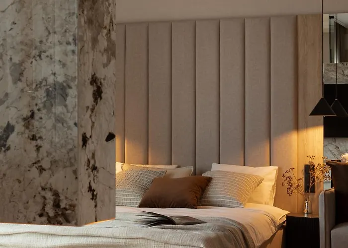 Panoramic Landmark View Center Free Parking *